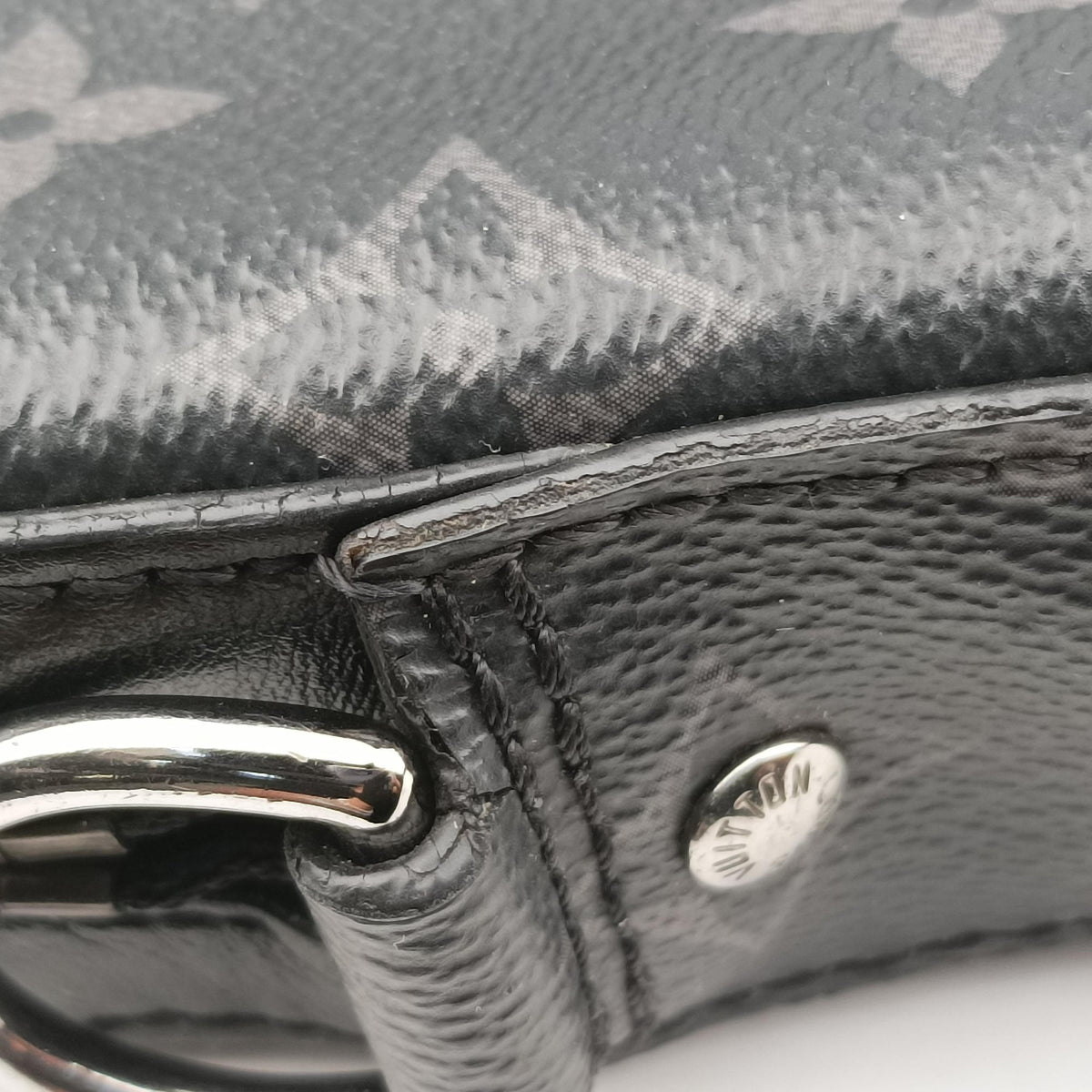 Trio Messenger Gris Monogram Shadow M46603 DU4230 IC Chipトリオ メッセンジャー グリ モノグラム シャドウ M46603 DU4230 ICチップ