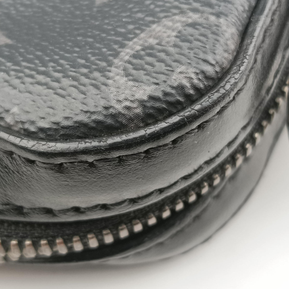 Trio Messenger Gris Monogram Shadow M46603 DU4230 IC Chipトリオ メッセンジャー グリ モノグラム シャドウ M46603 DU4230 ICチップ