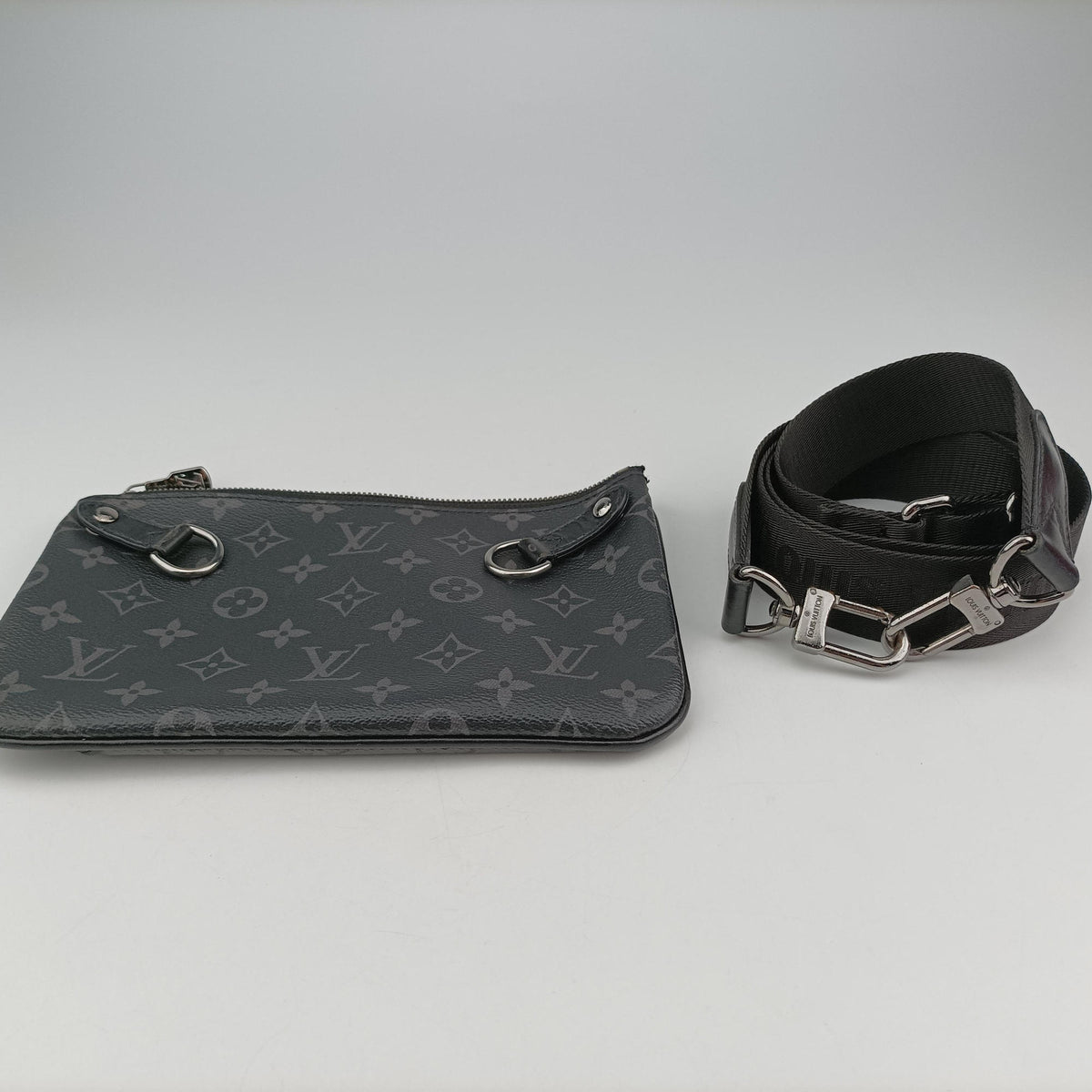 Trio Messenger Gris Monogram Shadow M46603 DU4230 IC Chipトリオ メッセンジャー グリ モノグラム シャドウ M46603 DU4230 ICチップ