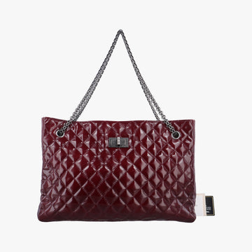 2.55 Shopper tote Burgundy Patent Leather A50976 15443509マトラッセ 2.55 ショッパートート ワインレッド パテント A50976 15443509