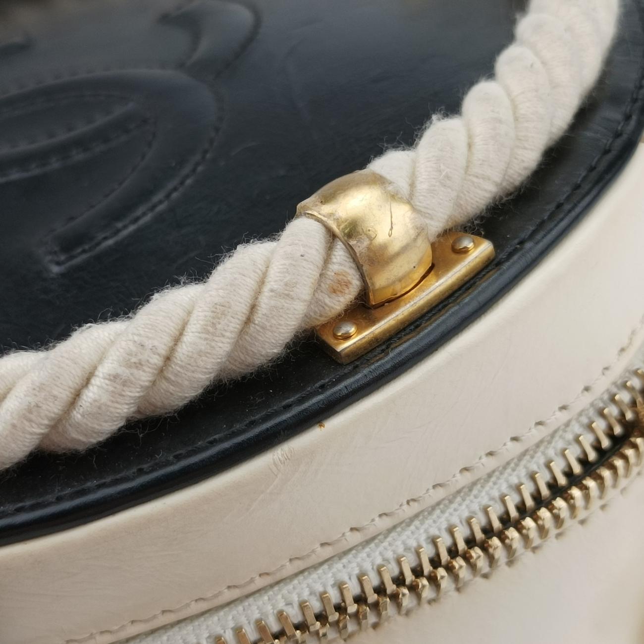 Small En Vogue RoundBlackLeatherAS007527137446スモール アン ヴォーグ ラウンドブラックレザーAS007527137446