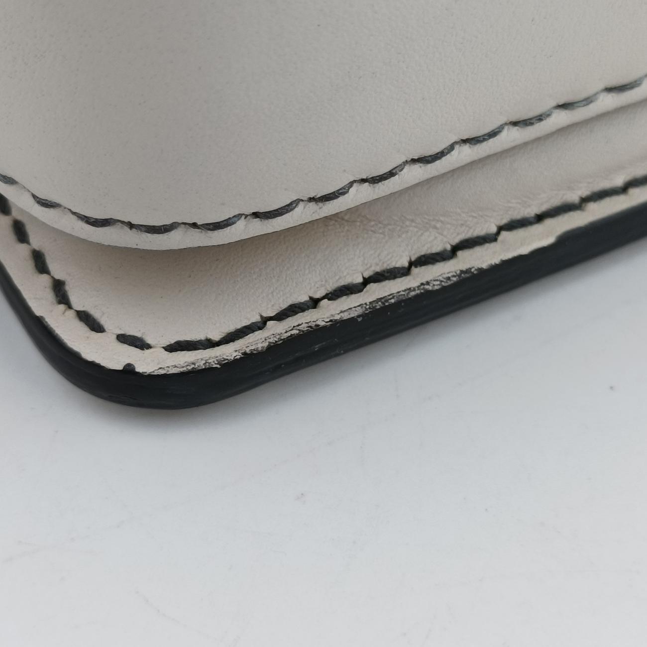 Dio(r)evolutionWhiteLeather19-MA-1126ディオール エボリューション フラップホワイトレザー19-MA-1126