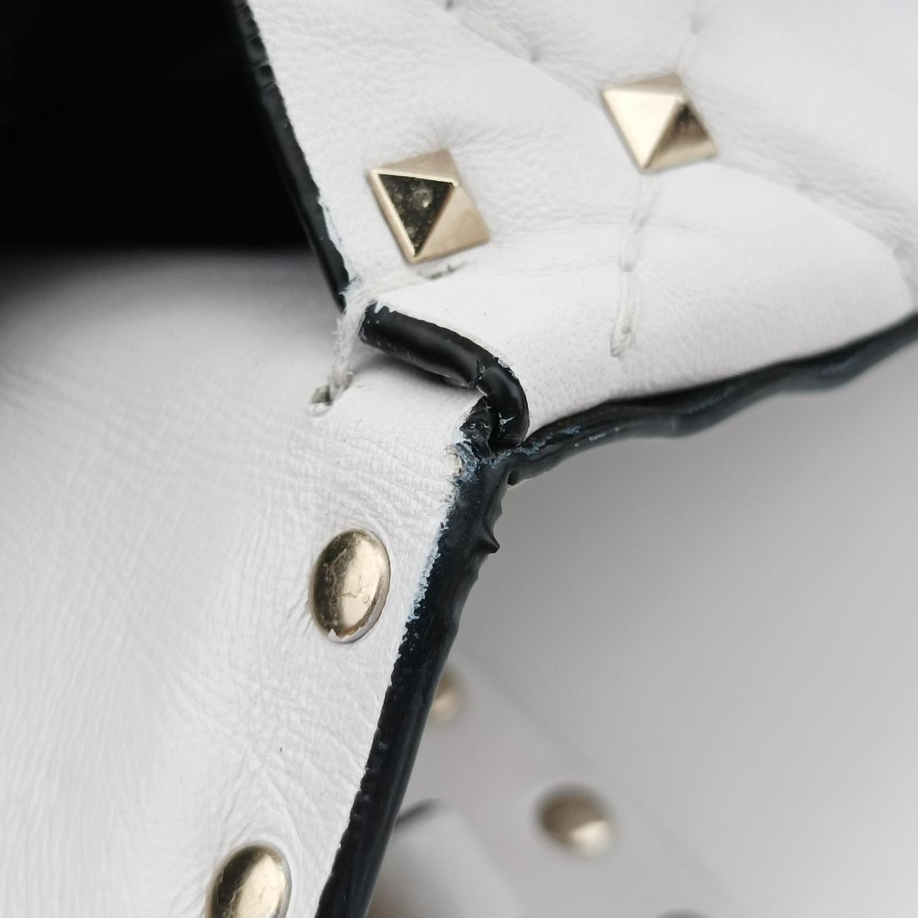 Rockstud SPIKE UPWhiteleatherBL-P122XQC0ロックスタッズスパイクホワイトレザーBL-P122XQC0