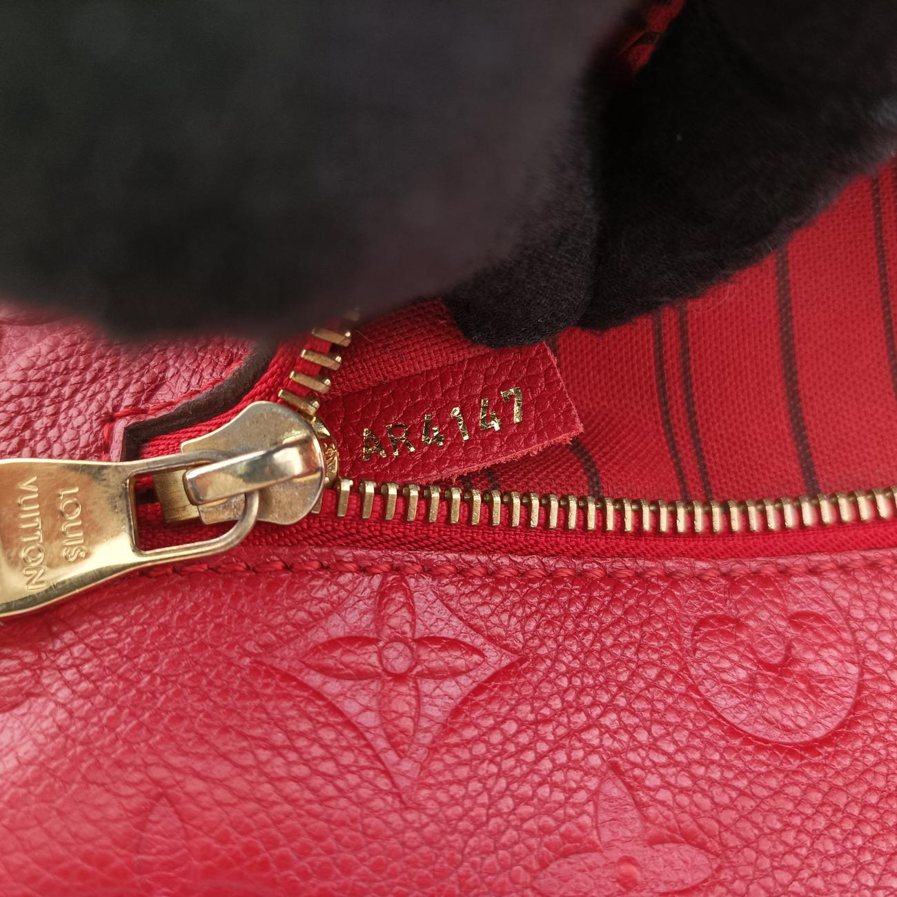Pochette MeTIS MMScarlet RedMonogram EmpreinteM44155AR4147ポシェットメティスMMスカーレットモノグラム アンプラントM44155AR4147