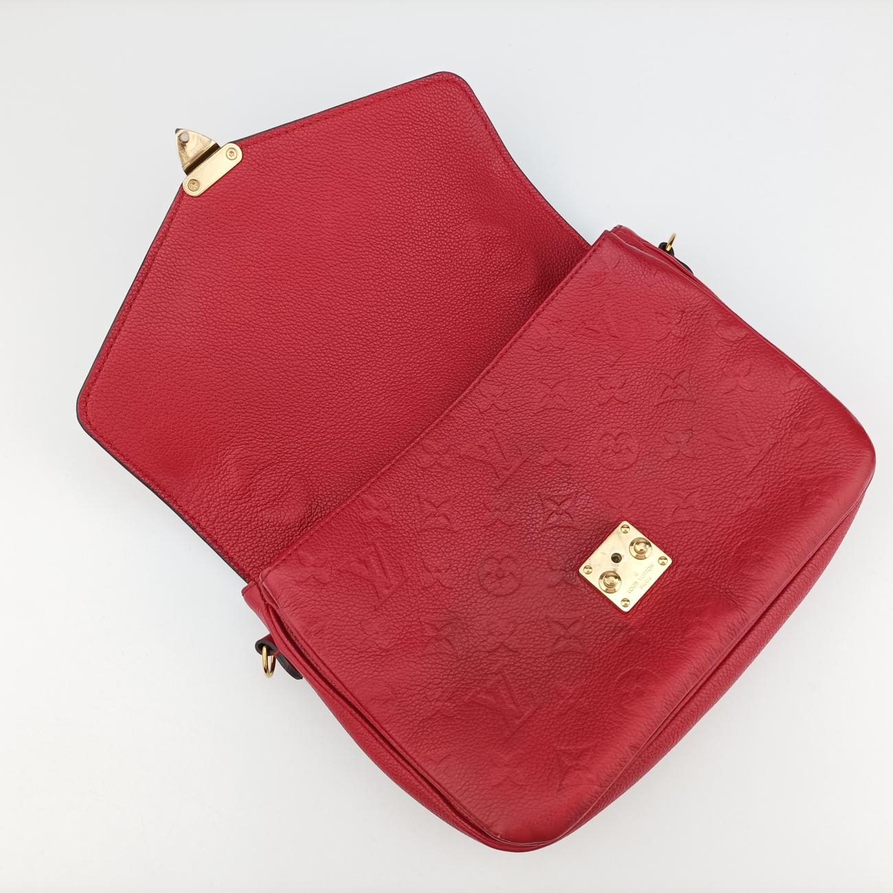 Pochette MeTIS MMScarlet RedMonogram EmpreinteM44155AR4147ポシェットメティスMMスカーレットモノグラム アンプラントM44155AR4147