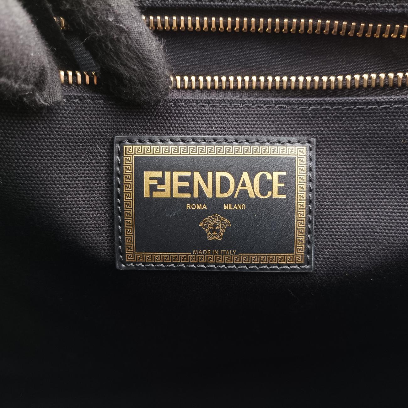 Fendace La MedusaBlackcanvas8BH3958BH395-AJIA-228-3262フェンダーチェ ラ メデューサブラックキャンバス8BH3958BH395-AJIA-228-3262