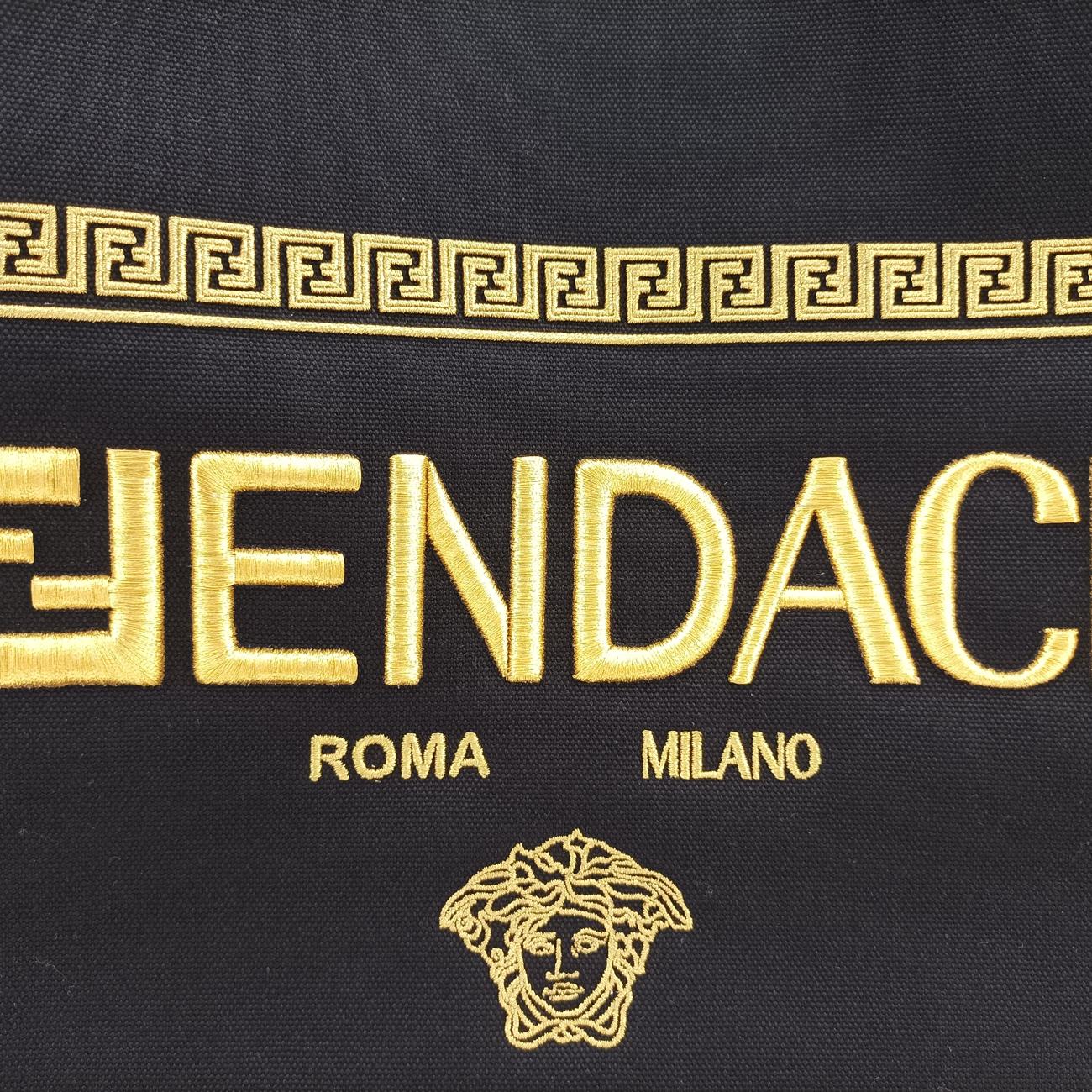 Fendace La MedusaBlackcanvas8BH3958BH395-AJIA-228-3262フェンダーチェ ラ メデューサブラックキャンバス8BH3958BH395-AJIA-228-3262