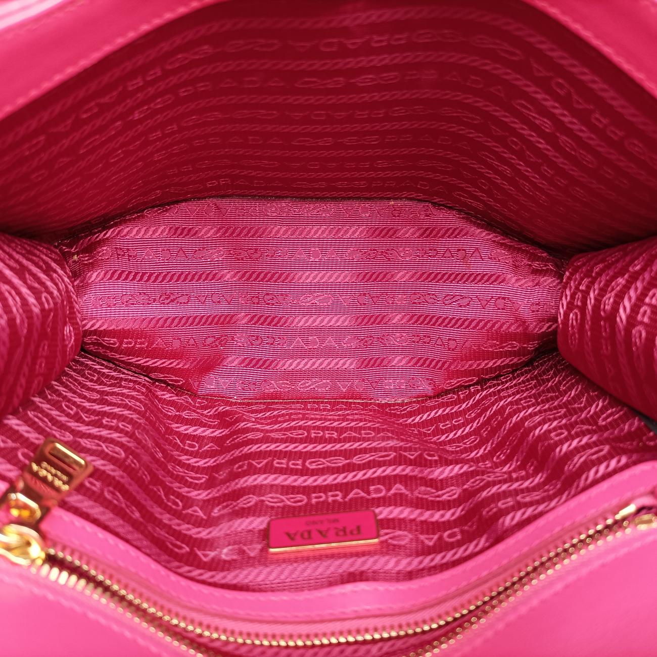 Turn lock Chevron Impunture Autre CuirRoseLeather31/A3ターン ロックローズ レッドレザー31/A3