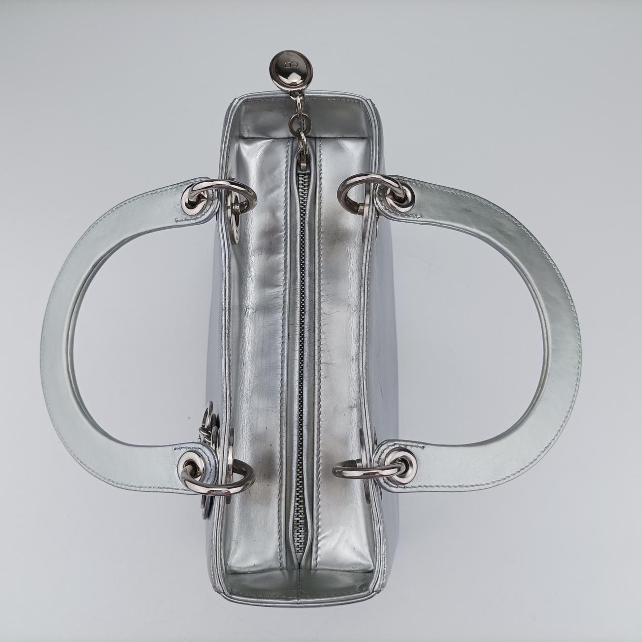 Lady DiorSilverLeather21-MA-0173レディディオールシルバーレザー21-MA-0173