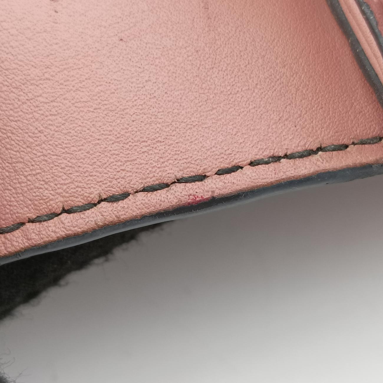 EmilyPinkLeather449635B023617309エミリーピンクレザー449635B023617309