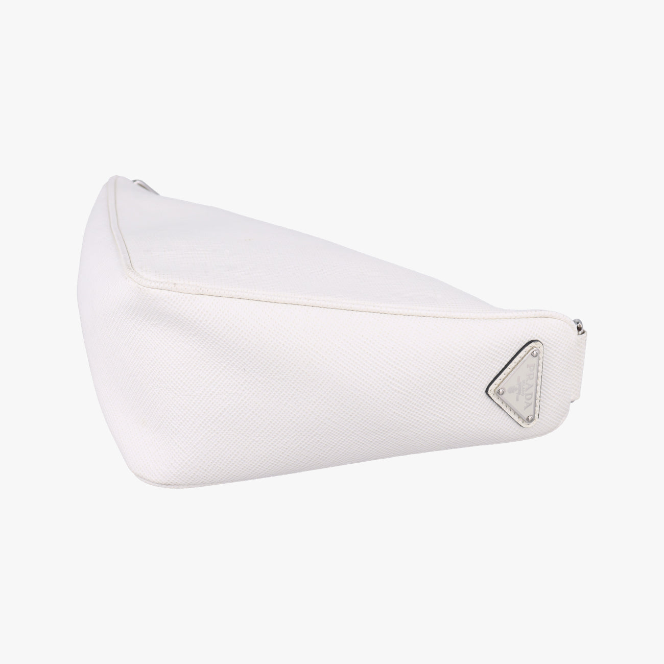 Triangle Logo PlateWhiteSAFFIANO Leather56 5トライアングル ロゴ プレートホワイトサフィアーノレザー56 5