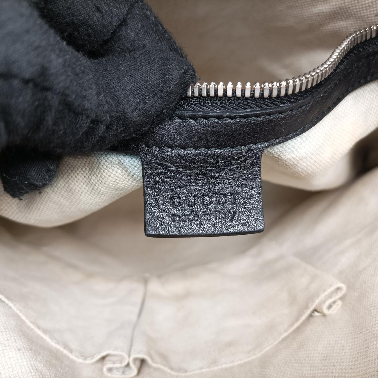 Interlocking G Logo Soho MessengerBlackLeather322059E015019962インターロッキングG ソーホー メッセンジャーブラックレザー322059E015019962