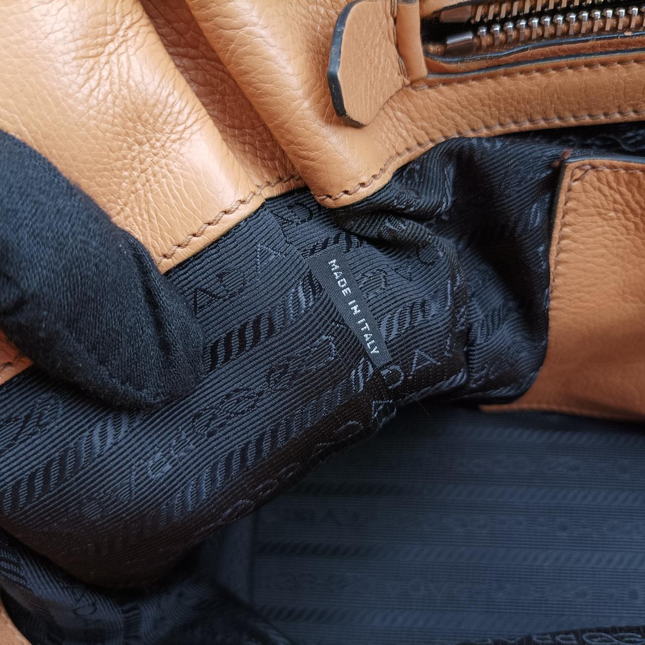 Twin Pocket Double Zip ToteCamelleatherBN2619239 GツインポケットダブルジップトートキャメルレザーBN2619239 G