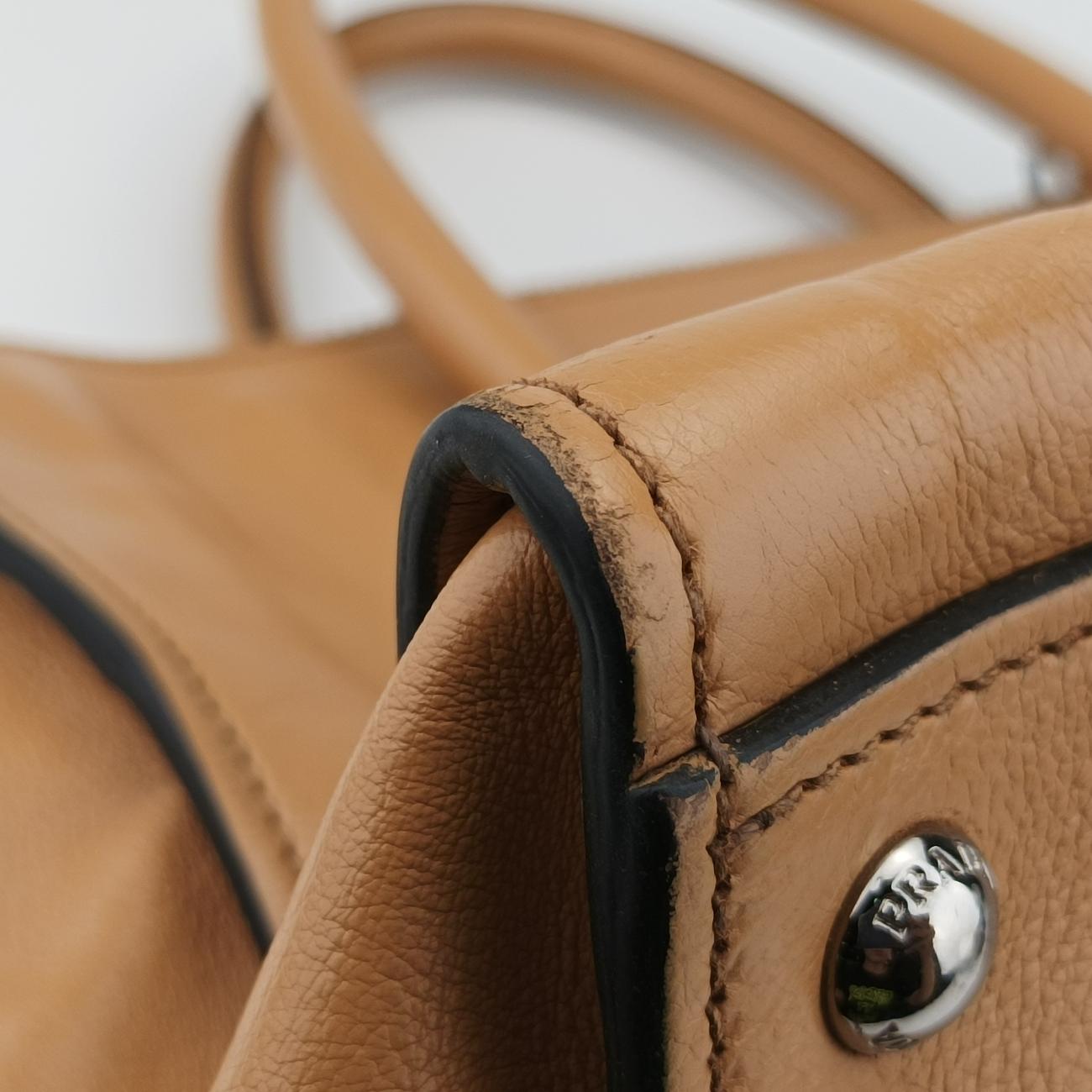 Twin Pocket Double Zip ToteCamelleatherBN2619239 GツインポケットダブルジップトートキャメルレザーBN2619239 G