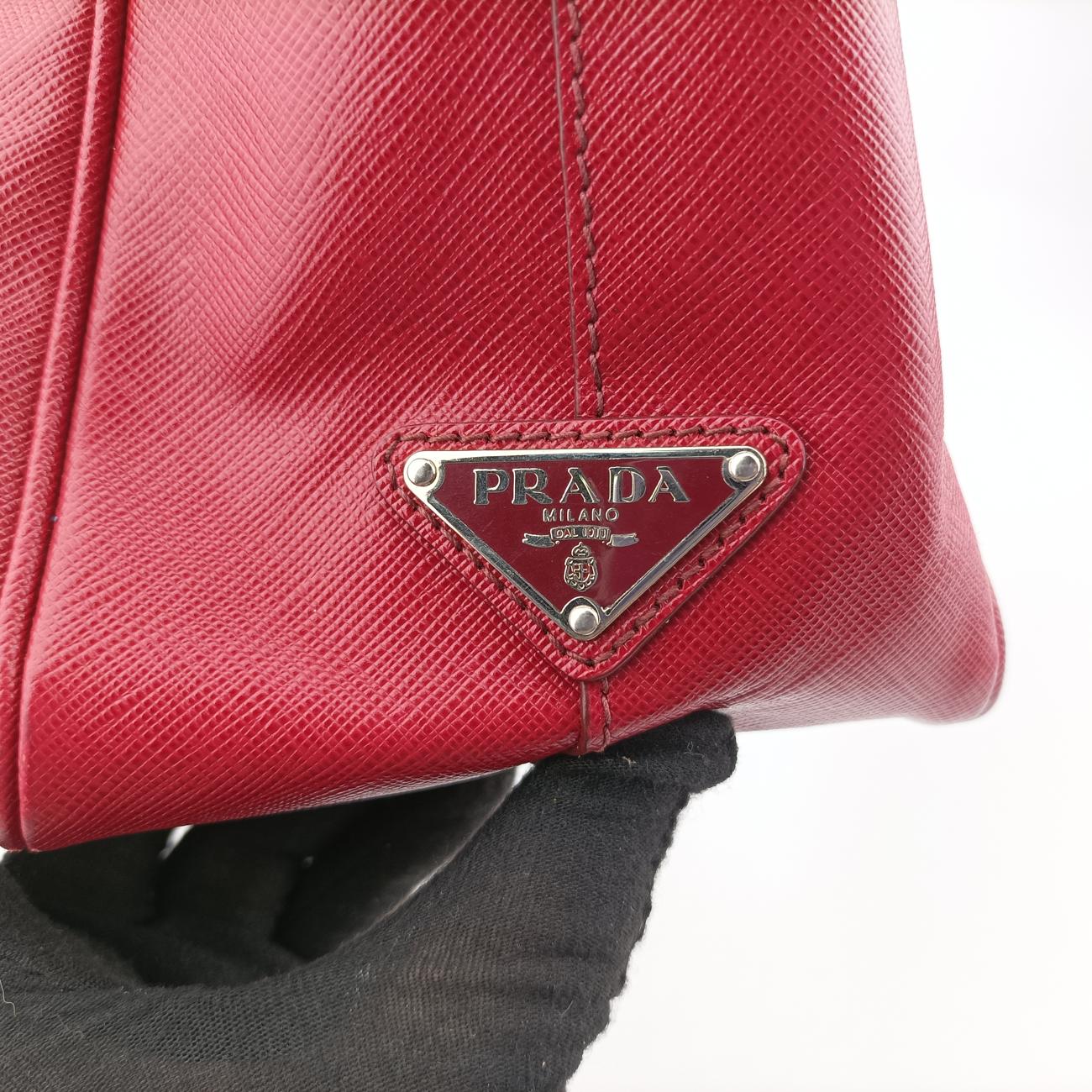 Classic Laptop briefcaseRedSAFFIANO Leather2VE363208ブリーフケース ビジネスレッドサフィアーノレザー2VE363208