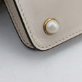 Broadway Pearl BeeWhiteLeather453778F022494533ブロードウェイ パール ビーホワイトレザー453778F022494533