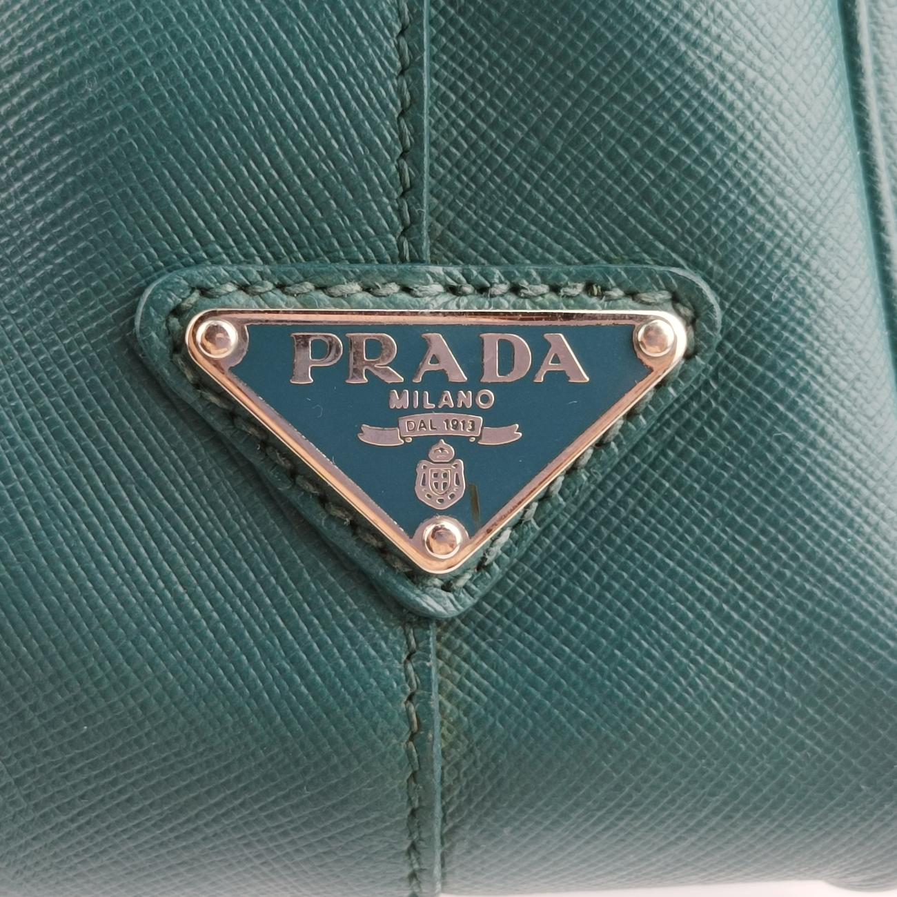 Classic Laptop briefcaseGreenSAFFIANO LeatherVS030538ブリーフケース ビジネスグリーンサフィアーノレザーVS030538