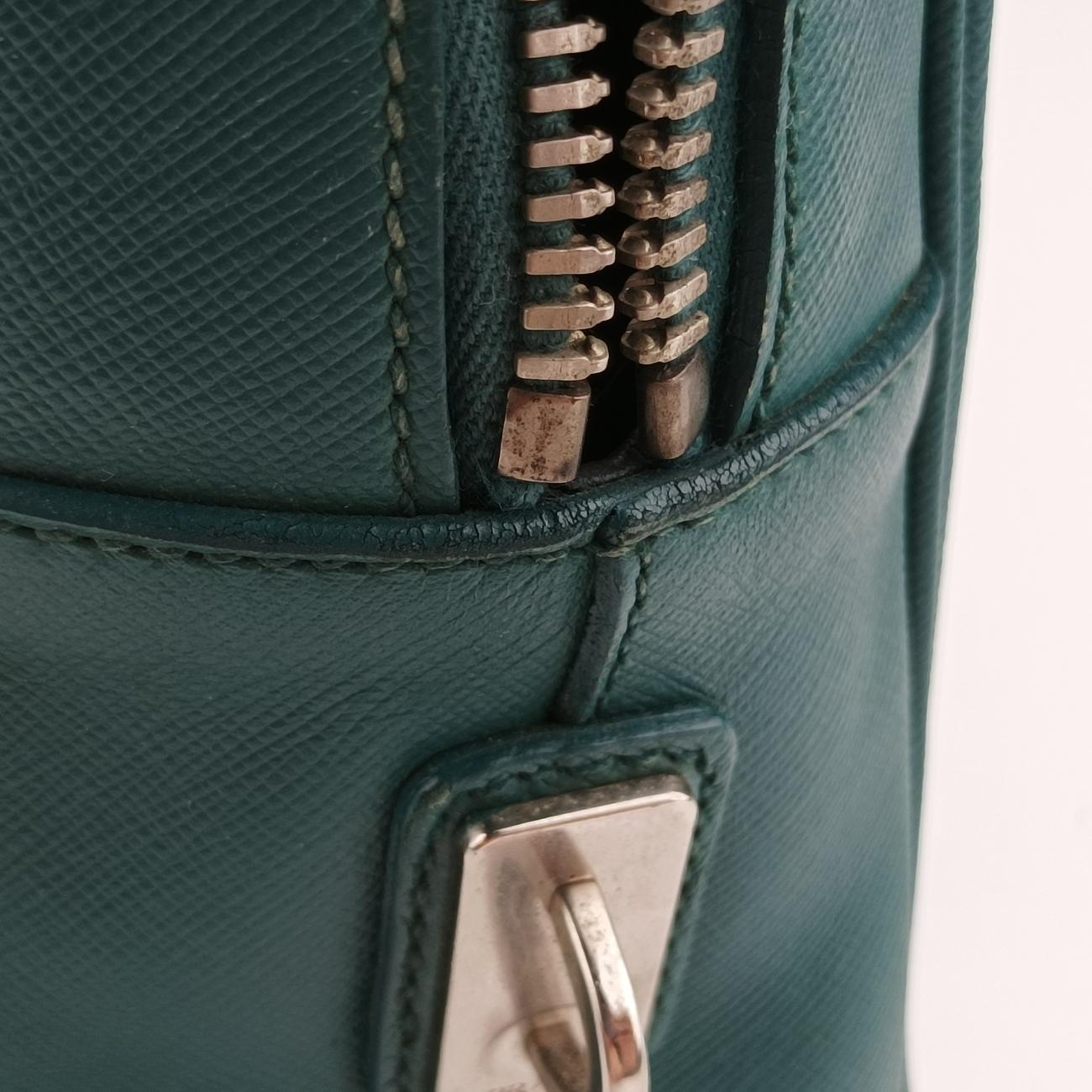 Classic Laptop briefcaseGreenSAFFIANO LeatherVS030538ブリーフケース ビジネスグリーンサフィアーノレザーVS030538