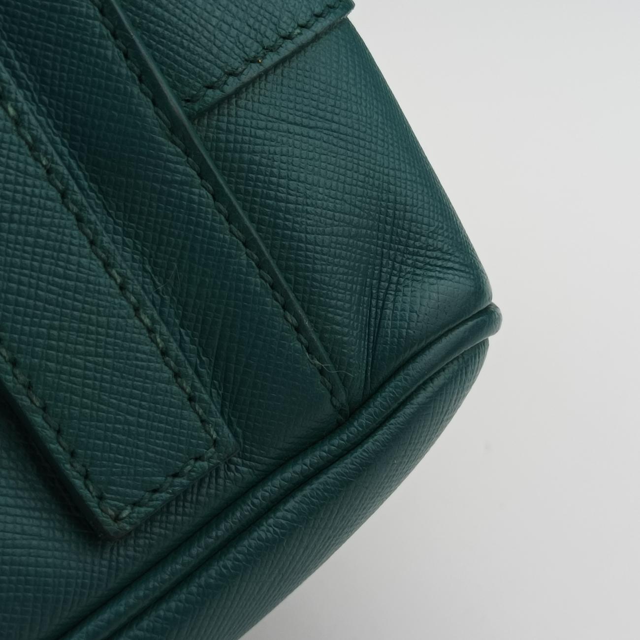 Classic Laptop briefcaseGreenSAFFIANO LeatherVS030538ブリーフケース ビジネスグリーンサフィアーノレザーVS030538