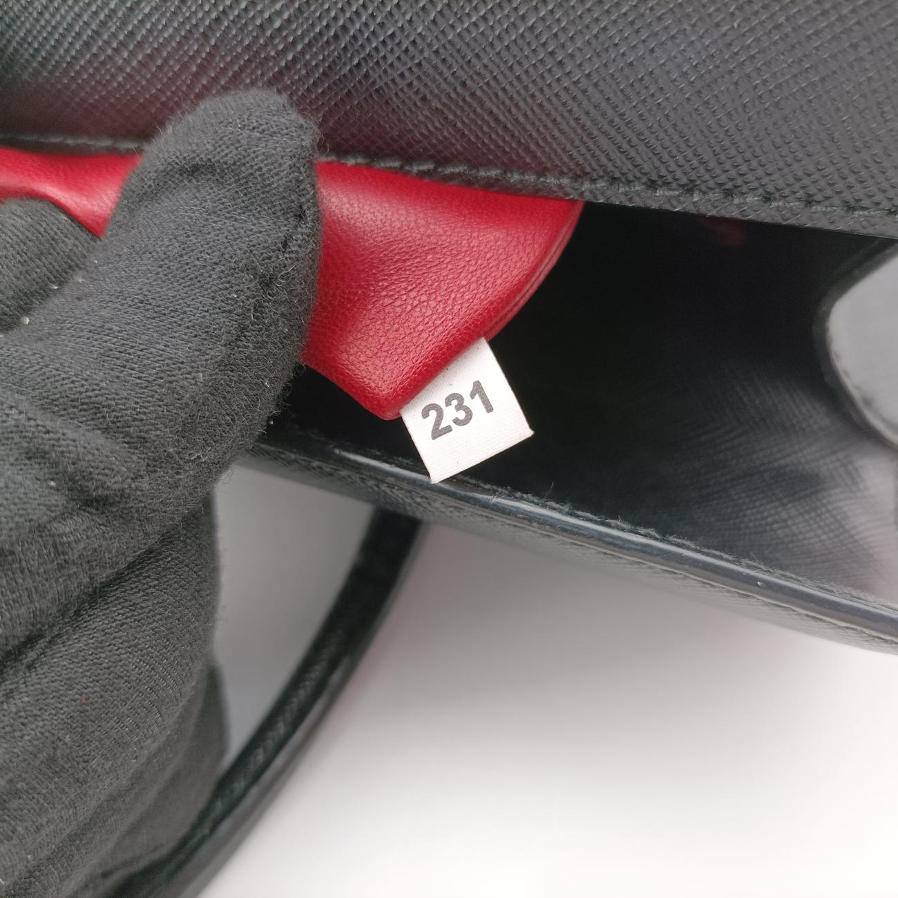 turn lockBlackSAFFIANO LeatherB2725C231ターンロックブラックサフィアーノレザーB2725C231