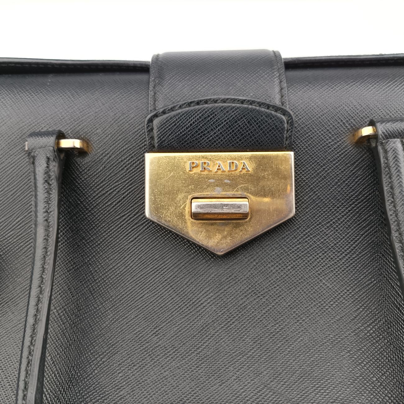 turn lockBlackSAFFIANO LeatherB2725C231ターンロックブラックサフィアーノレザーB2725C231