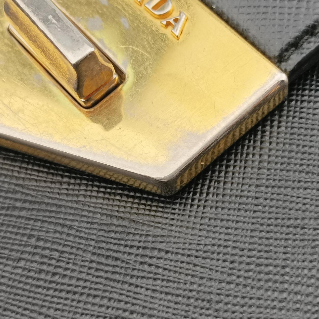 turn lockBlackSAFFIANO LeatherB2725C231ターンロックブラックサフィアーノレザーB2725C231