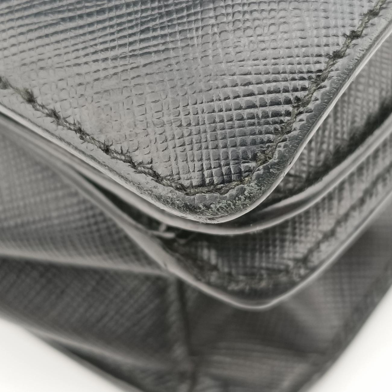 turn lockBlackSAFFIANO LeatherB2725C231ターンロックブラックサフィアーノレザーB2725C231
