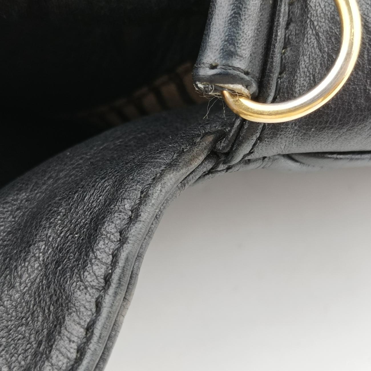 Fendista PochetteBlackLeather8M02768M0276-ANG-128-2566フェンディスタ ポシェットブラックレザー8M02768M0276-ANG-128-2566