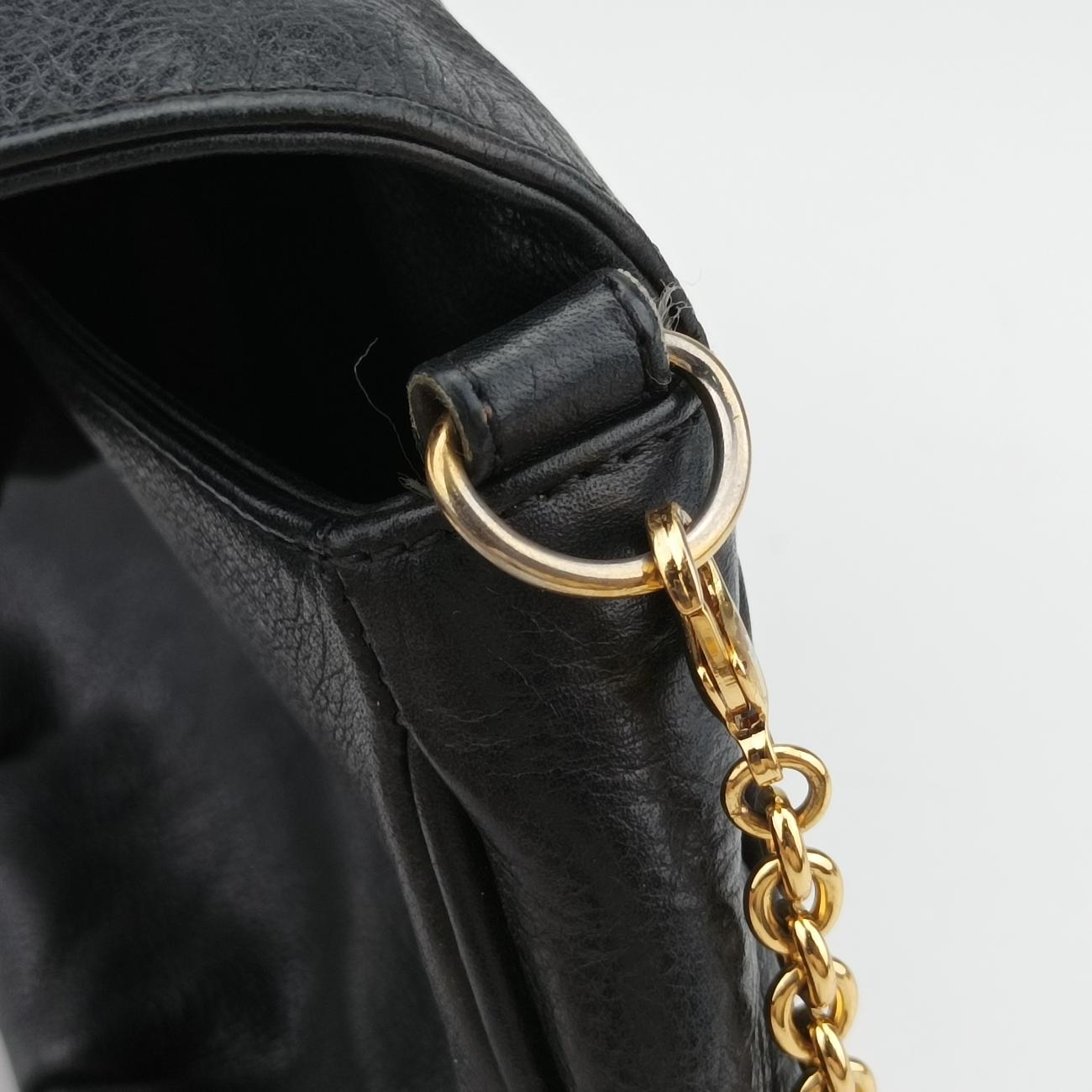 Fendista PochetteBlackLeather8M02768M0276-ANG-128-2566フェンディスタ ポシェットブラックレザー8M02768M0276-ANG-128-2566