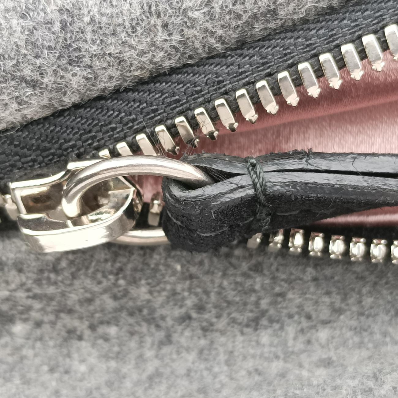 Bee EmbroideredGreyfabric400248F019070113ビー エンブロイダードグレーファブリック400248F019070113