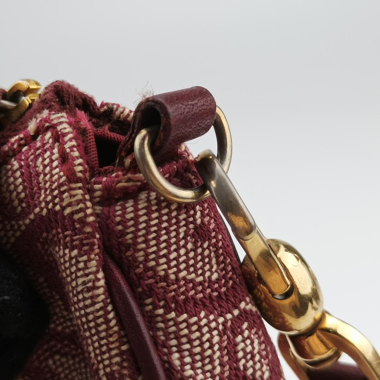 SaddleBurgundyfabricMC 0022サドルワインレッドファブリックMC 0022