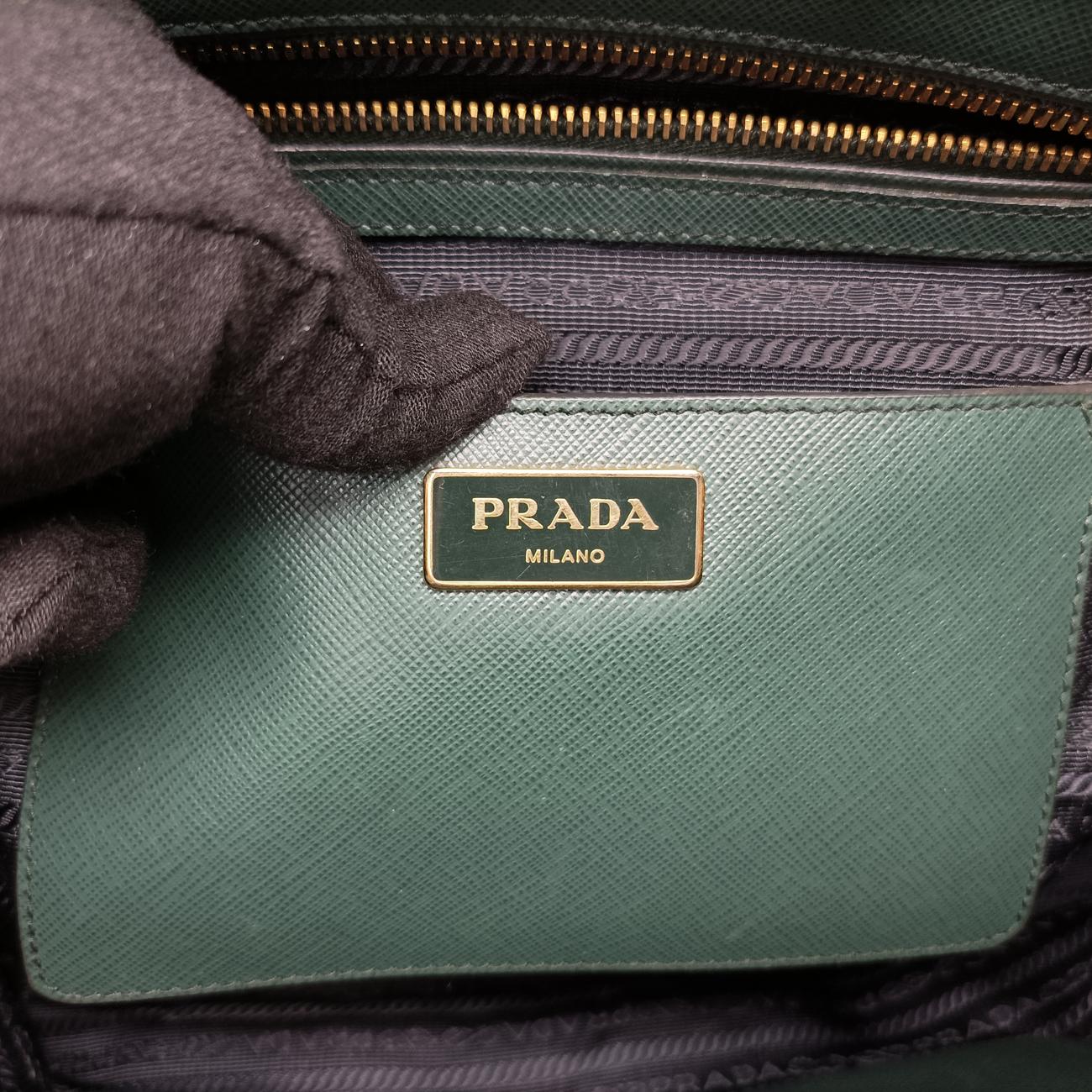 GalleriagreenSaffiano LeatherB2274C14 VガレリアグリーンサフィアーノレザーB2274C14 V