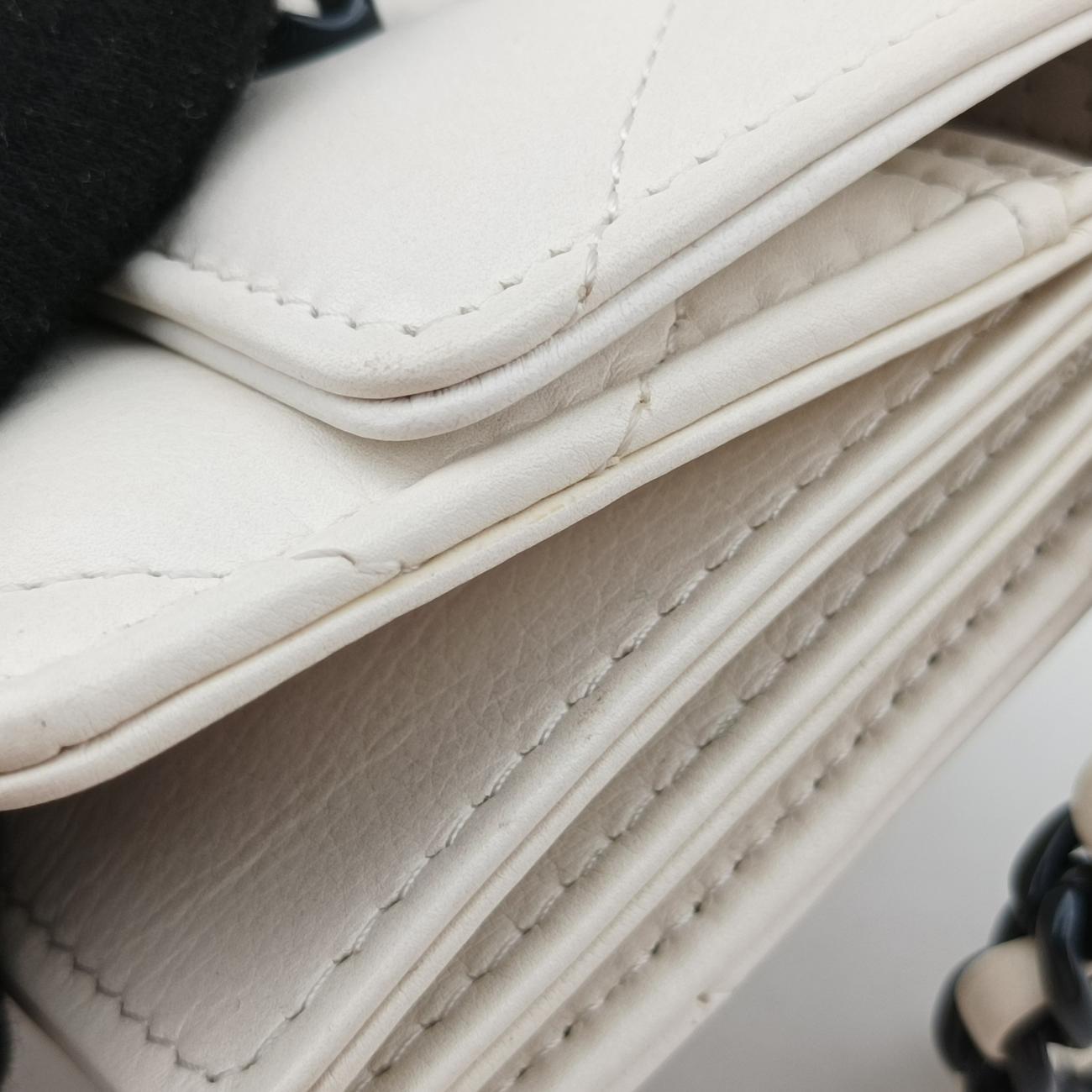 CHANEL 19 Flap Coin PurseWhitelambskinAP240931645076マトラッセ シャネル 19 フラップ コインパースホワイトラムスキンAP240931645076