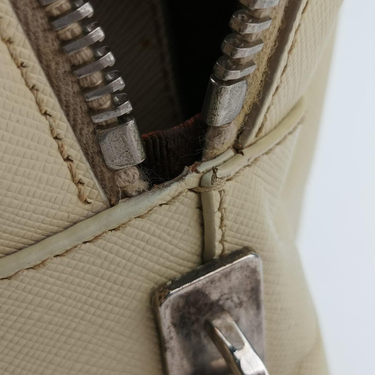 BriefcaseBeigeSAFFIANO Leather208ブリーフケースベージュサフィアーノレザー208