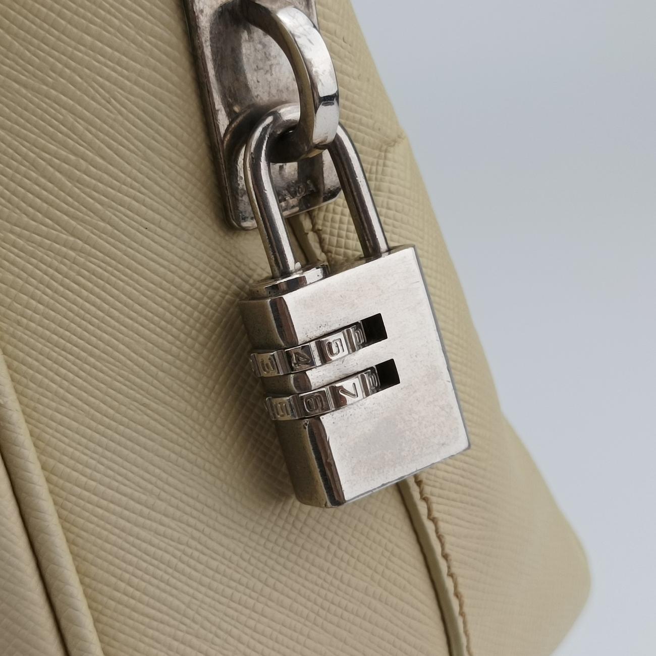 BriefcaseBeigeSAFFIANO Leather208ブリーフケースベージュサフィアーノレザー208
