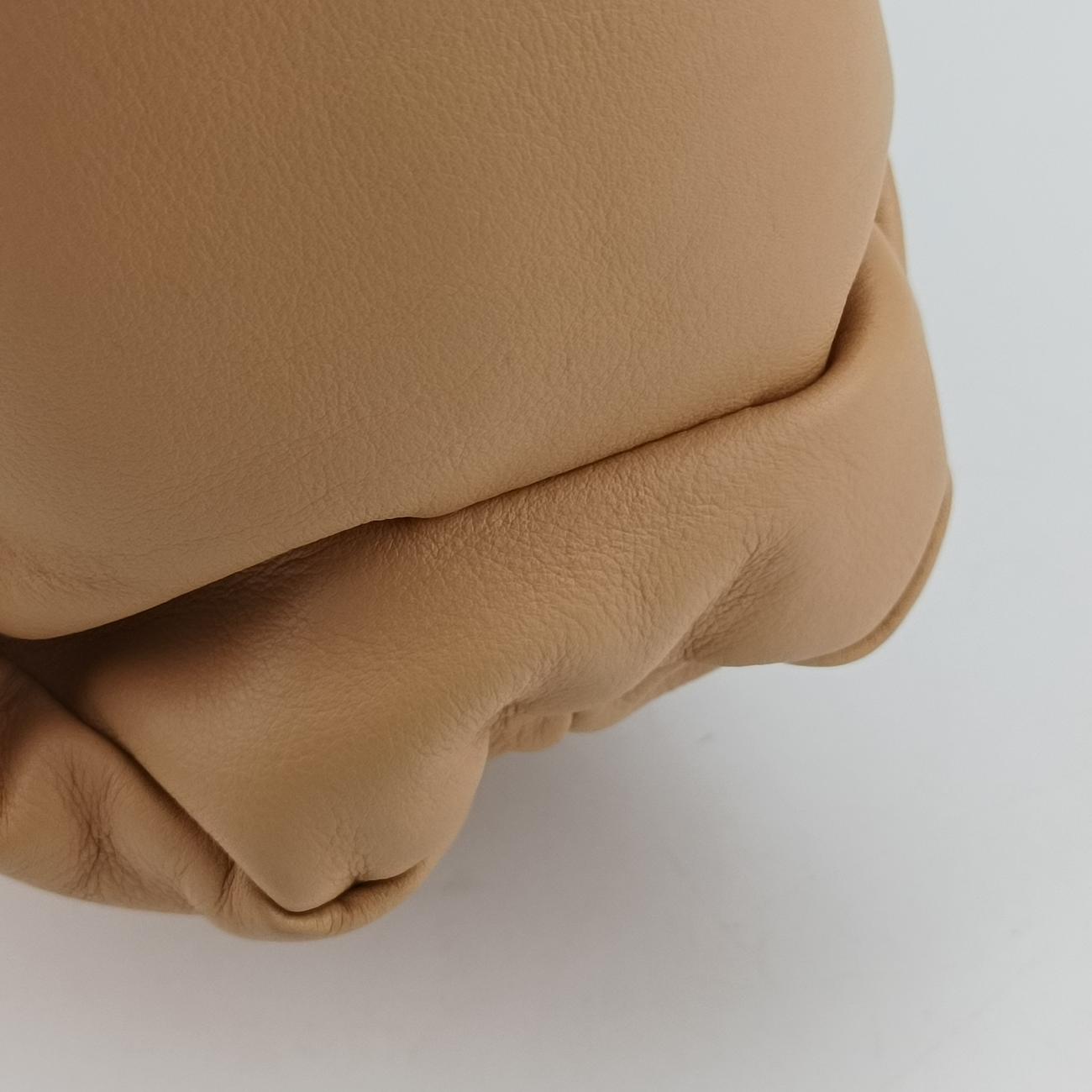 The Shoulder PouchBeigelambskinB09130669Tザ ショルダー ポーチベージュラムスキンB09130669T