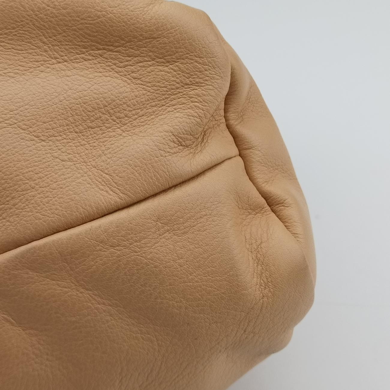 The Shoulder PouchBeigelambskinB09130669Tザ ショルダー ポーチベージュラムスキンB09130669T