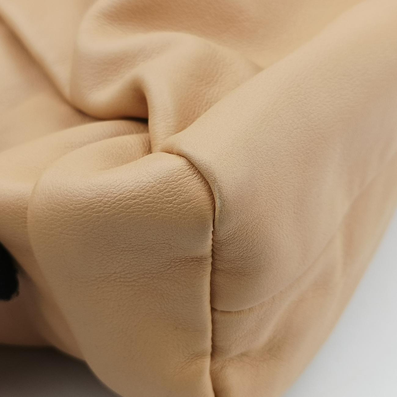 The Shoulder PouchBeigelambskinB09130669Tザ ショルダー ポーチベージュラムスキンB09130669T