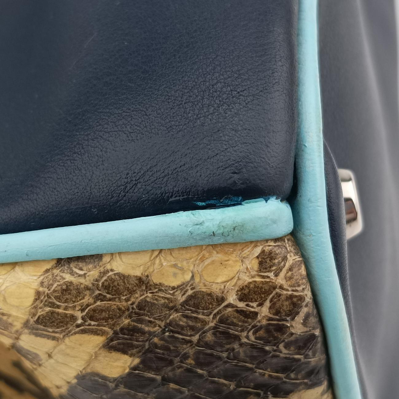 DiorissimoBlueLeather09-MA-1104ディオリッシモブルーレザー09-MA-1104