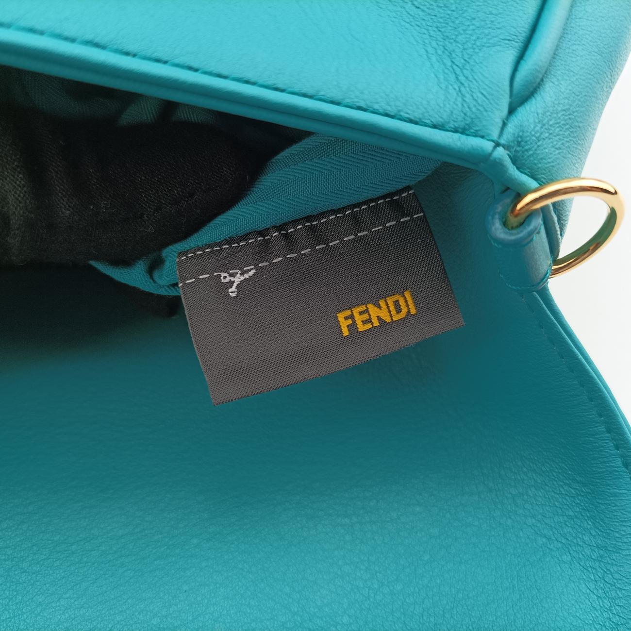Fendista PochetteBlueLeather8M02768M0276-D16 149-2566フェンディスタ ポシェットブルーレザー8M02768M0276-D16 149-2566