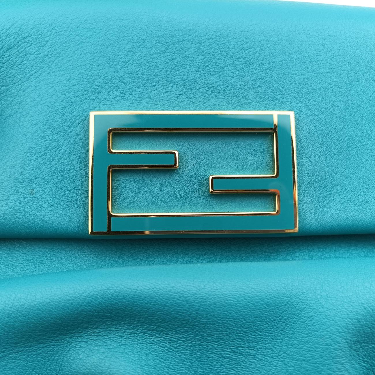 Fendista PochetteBlueLeather8M02768M0276-D16 149-2566フェンディスタ ポシェットブルーレザー8M02768M0276-D16 149-2566