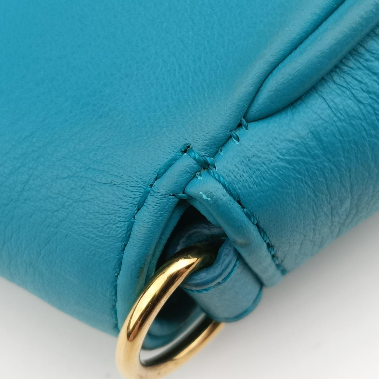 Fendista PochetteBlueLeather8M02768M0276-D16 149-2566フェンディスタ ポシェットブルーレザー8M02768M0276-D16 149-2566