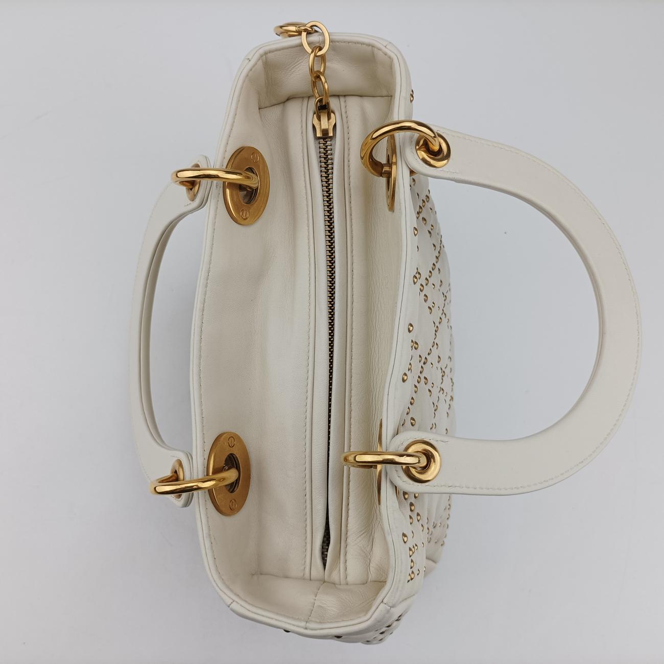 Lady DiorWhitelambskin16-BO-0117レディディオールホワイトラムスキン16-BO-0117