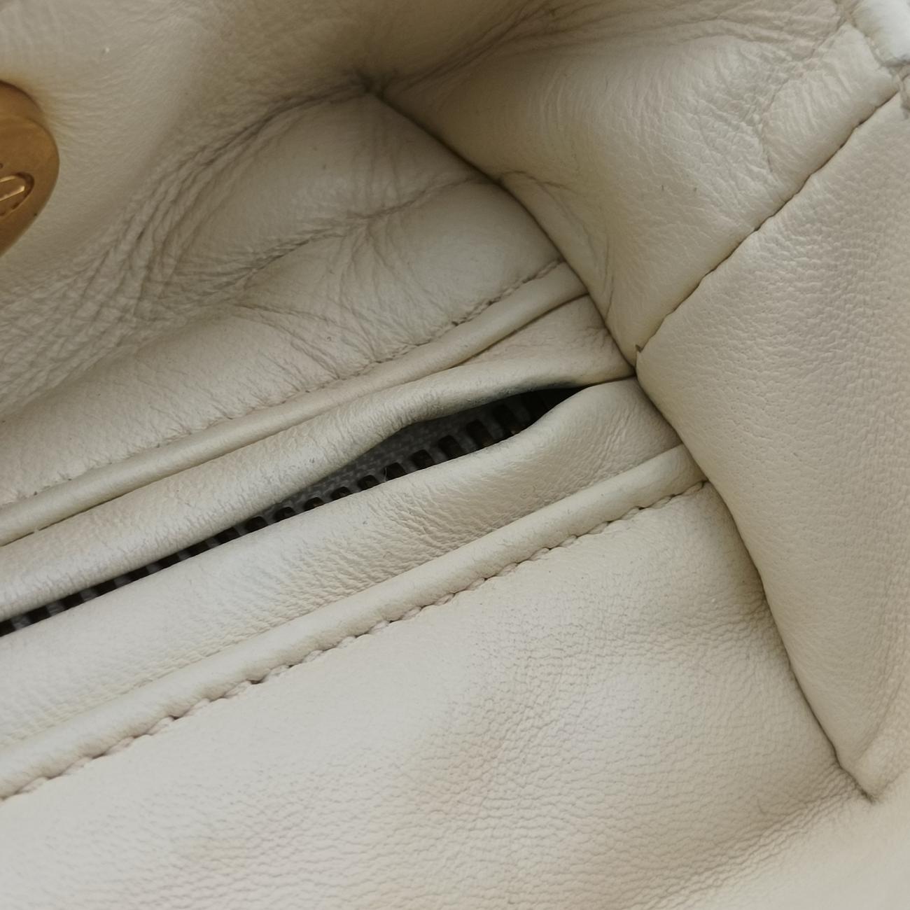 Lady DiorWhitelambskin16-BO-0117レディディオールホワイトラムスキン16-BO-0117