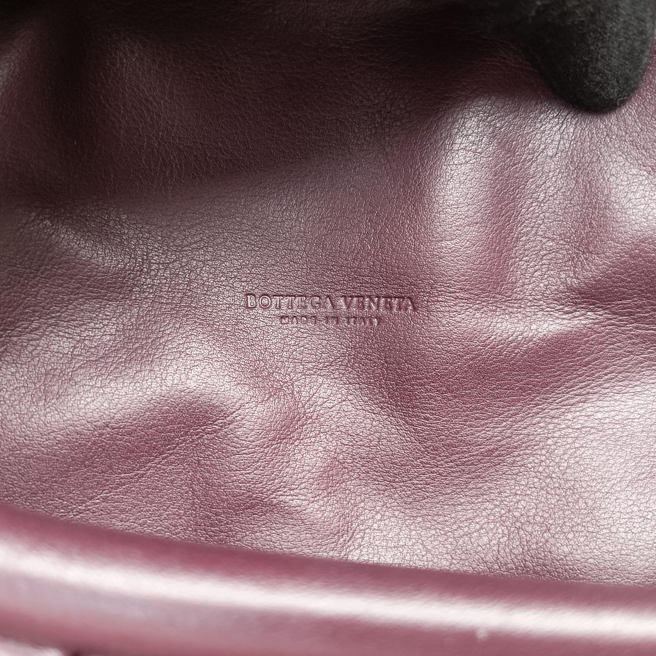 The Chain PouchBurgundyLambskinP01470894Jザ チェーンポーチワインレッドラムスキンP01470894J