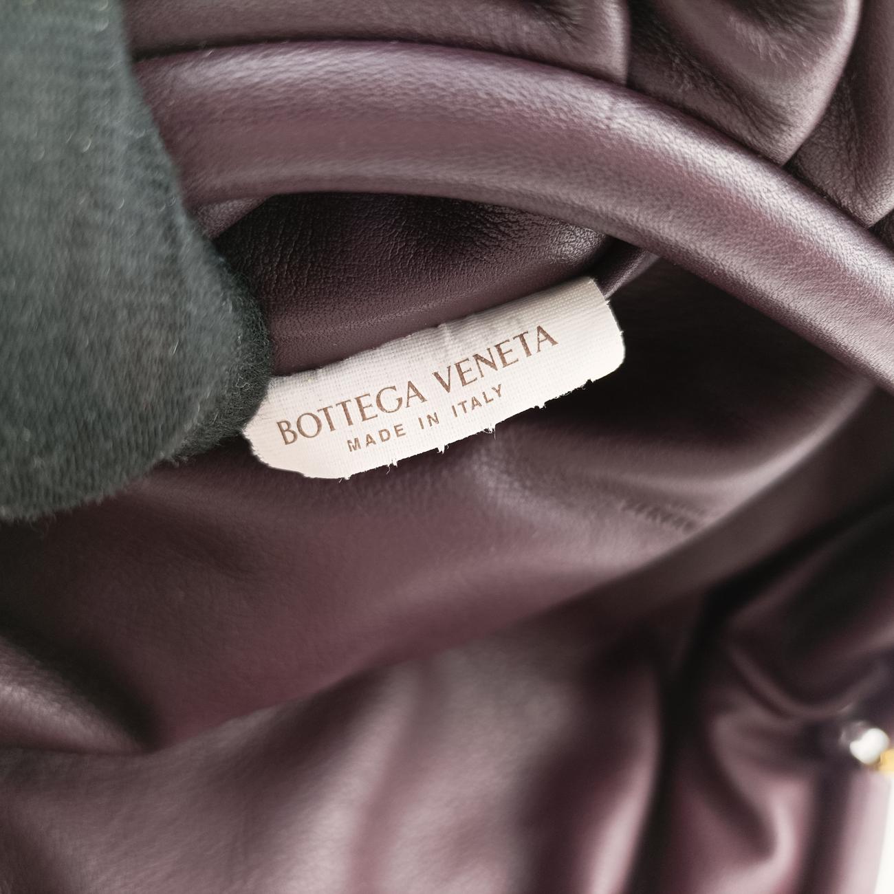 The Chain PouchBurgundyLambskinP01470894Jザ チェーンポーチワインレッドラムスキンP01470894J