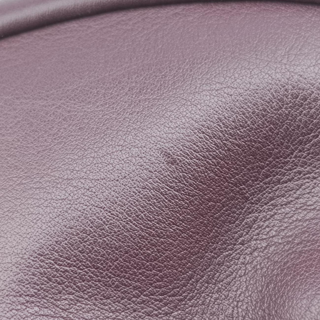 The Chain PouchBurgundyLambskinP01470894Jザ チェーンポーチワインレッドラムスキンP01470894J