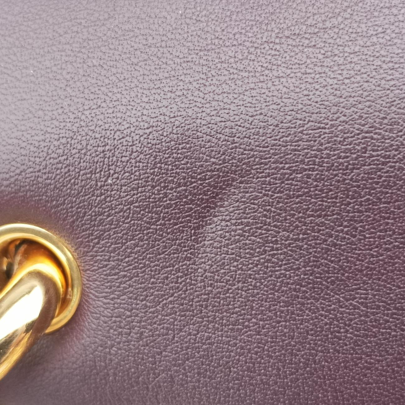 The Chain PouchBurgundyLambskinP01470894Jザ チェーンポーチワインレッドラムスキンP01470894J