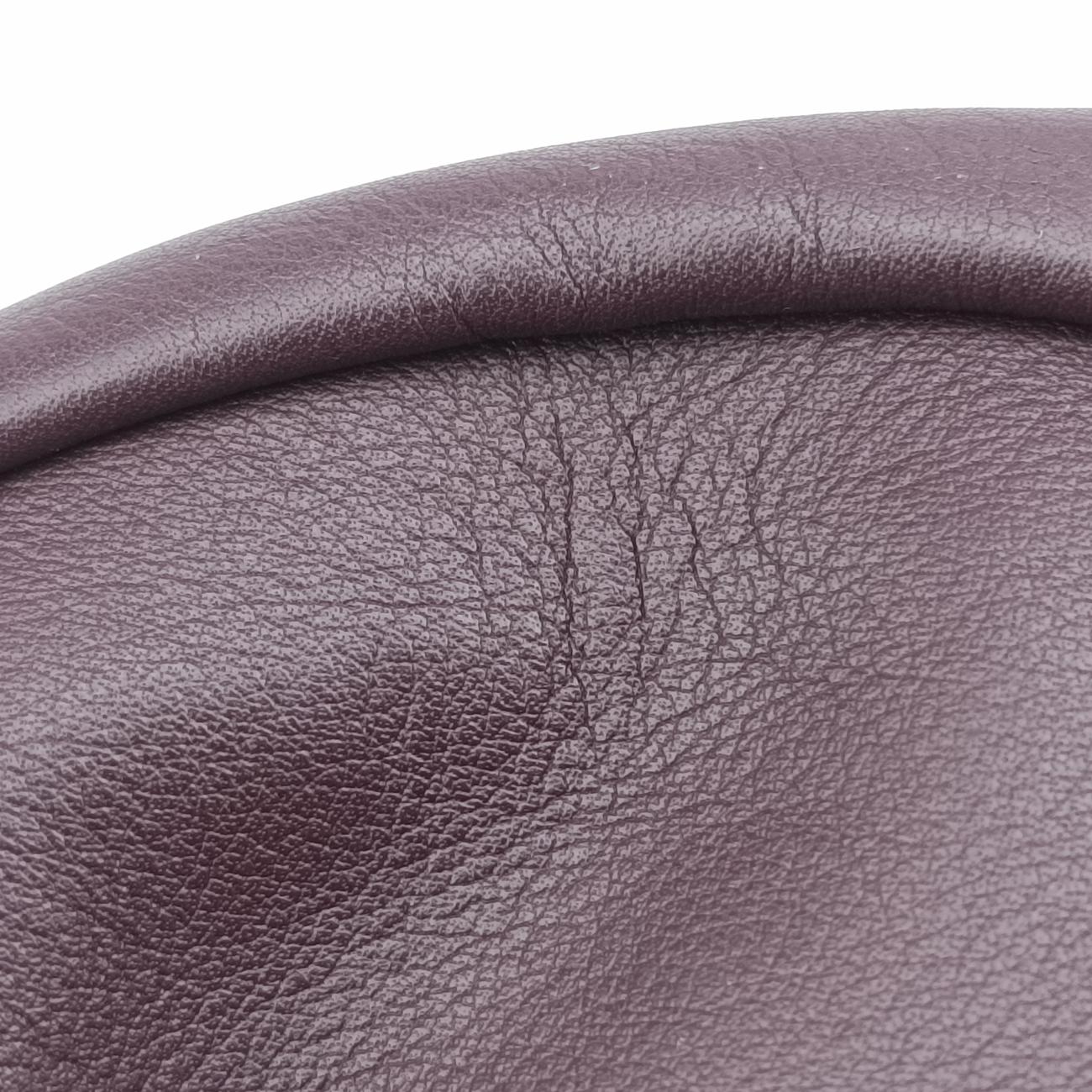 The Chain PouchBurgundyLambskinP01470894Jザ チェーンポーチワインレッドラムスキンP01470894J