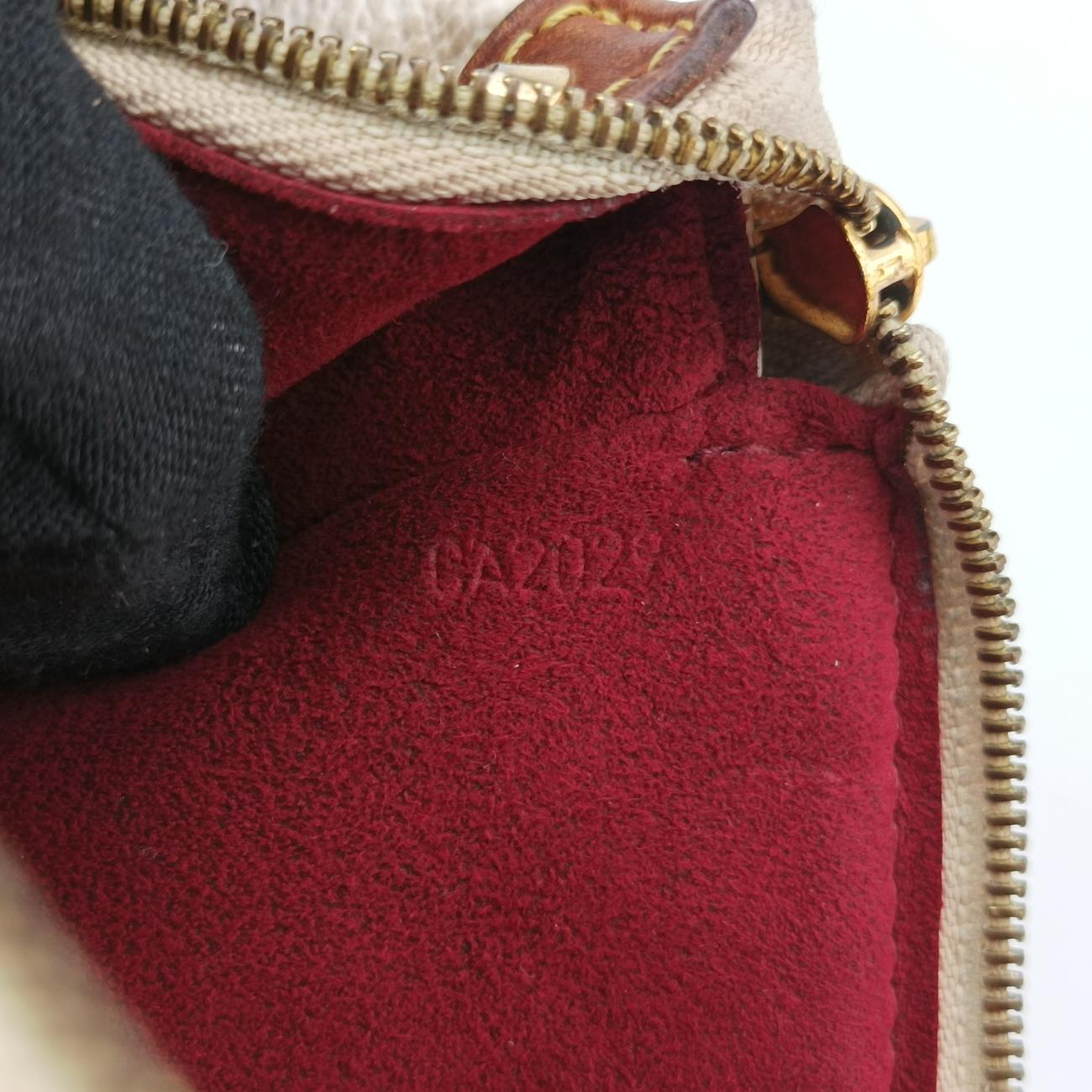 Pochette AccessoireswhiteMonogram MulticolorM92649CA2027ポシェット アクセソワールブロンモノグラム マルチカラーM92649CA2027